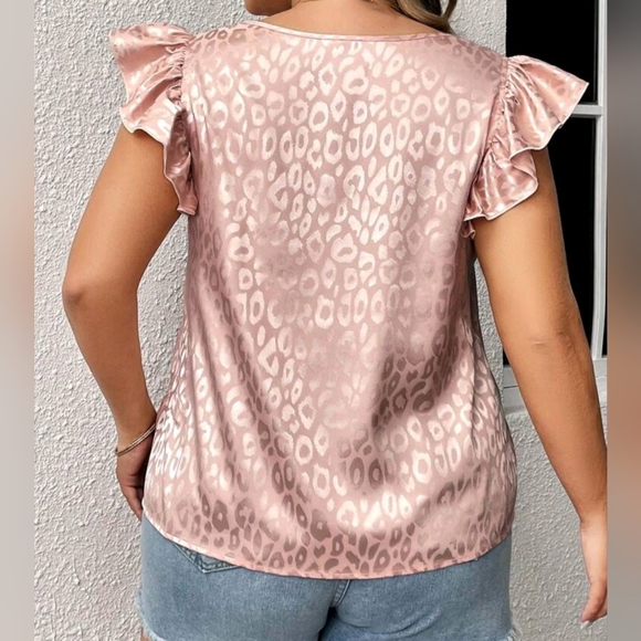 Satiny animal print ruffle sleeve blouse 👚 - Picture 2 of 13